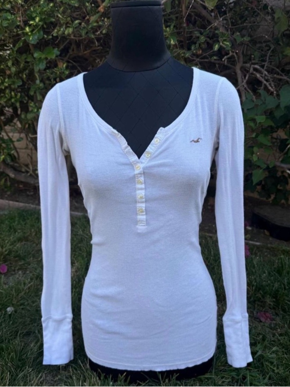Hollister Co Vintage Y2K White Long-sleeve Button-up Ribbed Henley Top, Size L